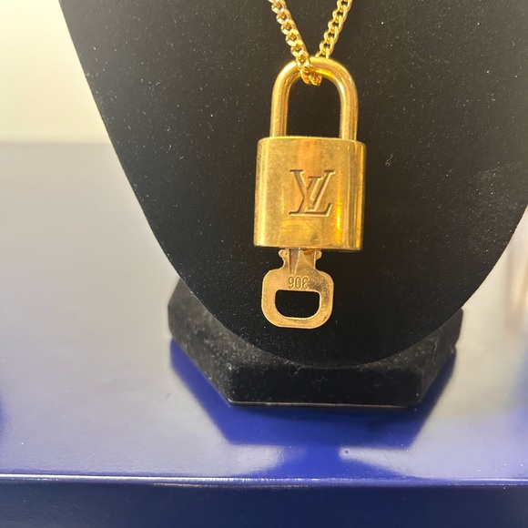 Louis Vuitton Lock & Key with Chain - Picture 4 of 4